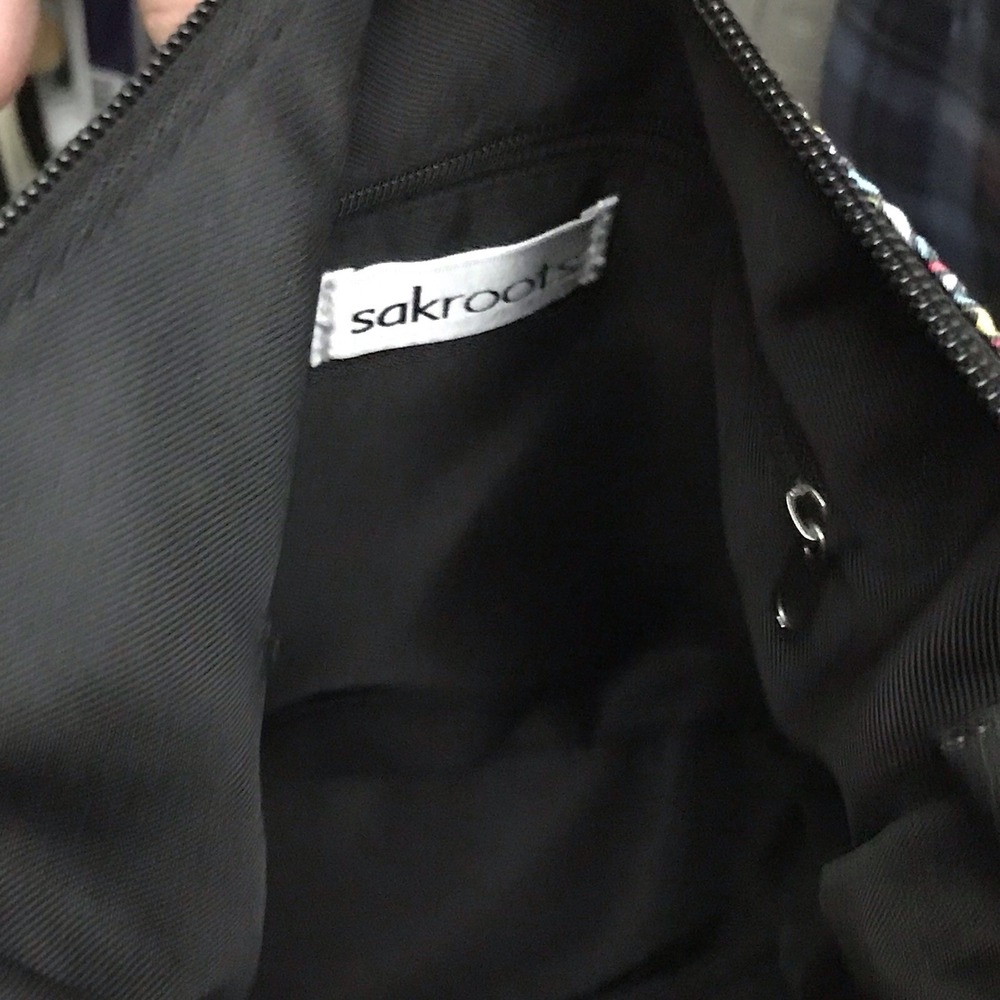 Sakroots Crossbody Bag Fun Bright Pattern With Llama - Picture 4 of 4